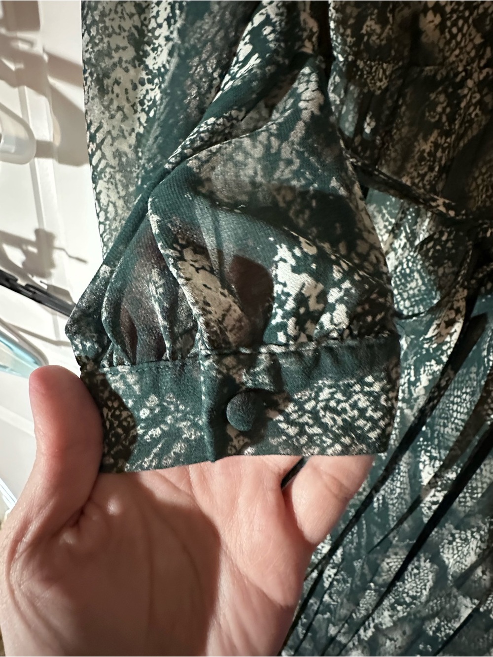 Ava & Viv green and cream Snake-Print V-Neck Maxi Dress - Picture 7 of 8